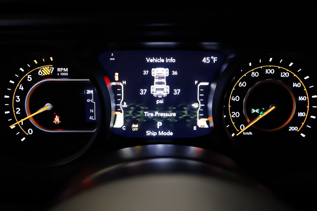 2026 Jeep Wrangler 4-Door WILLYS in Terrebonne, Quebec - 14 - w1024h768px