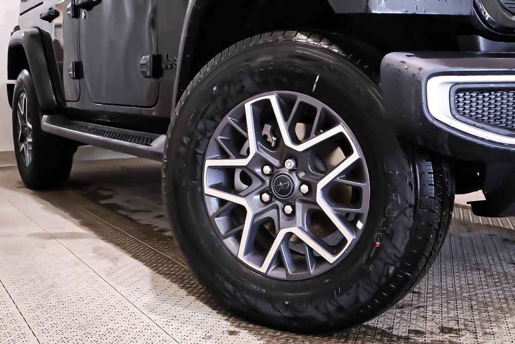 Jeep Wrangler 4-Door SAHARA 2026 à Terrebonne, Québec - 7 - w1024h768px