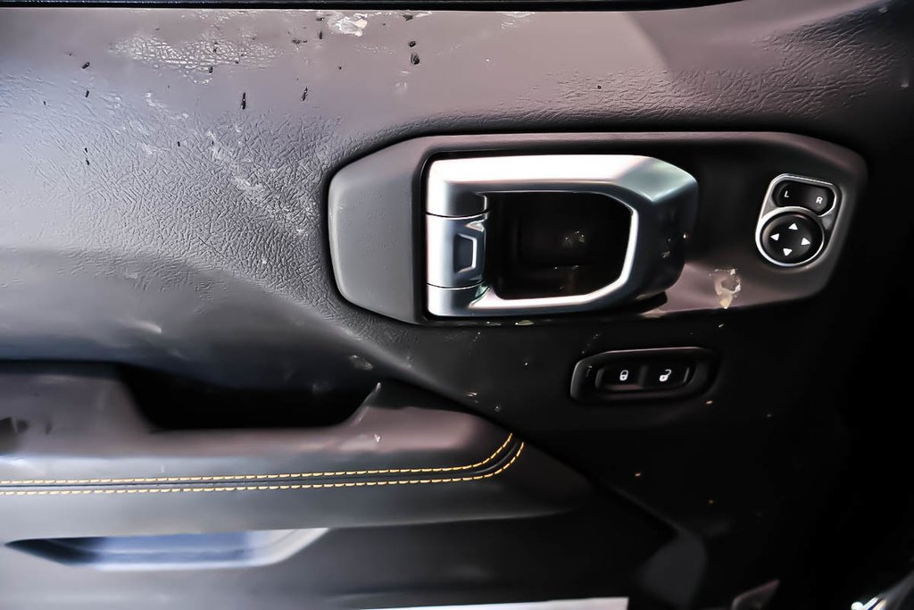 Jeep Wrangler 4-Door SAHARA 2026 à Terrebonne, Québec - 20 - w1024h768px