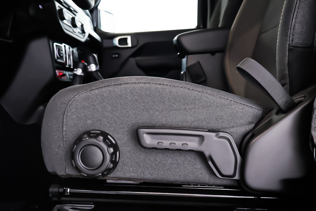 2026 Jeep Wrangler 4-Door WILLYS in Terrebonne, Quebec - 9 - w1024h768px