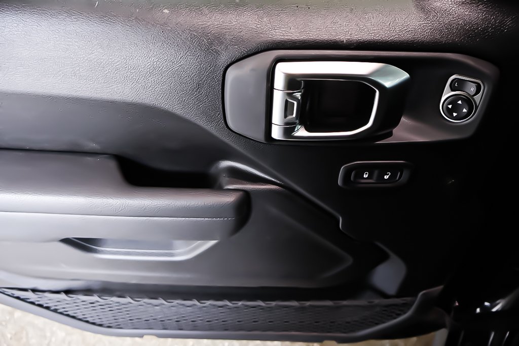 2026 Jeep Wrangler 4-Door WILLYS in Terrebonne, Quebec - 19 - w1024h768px