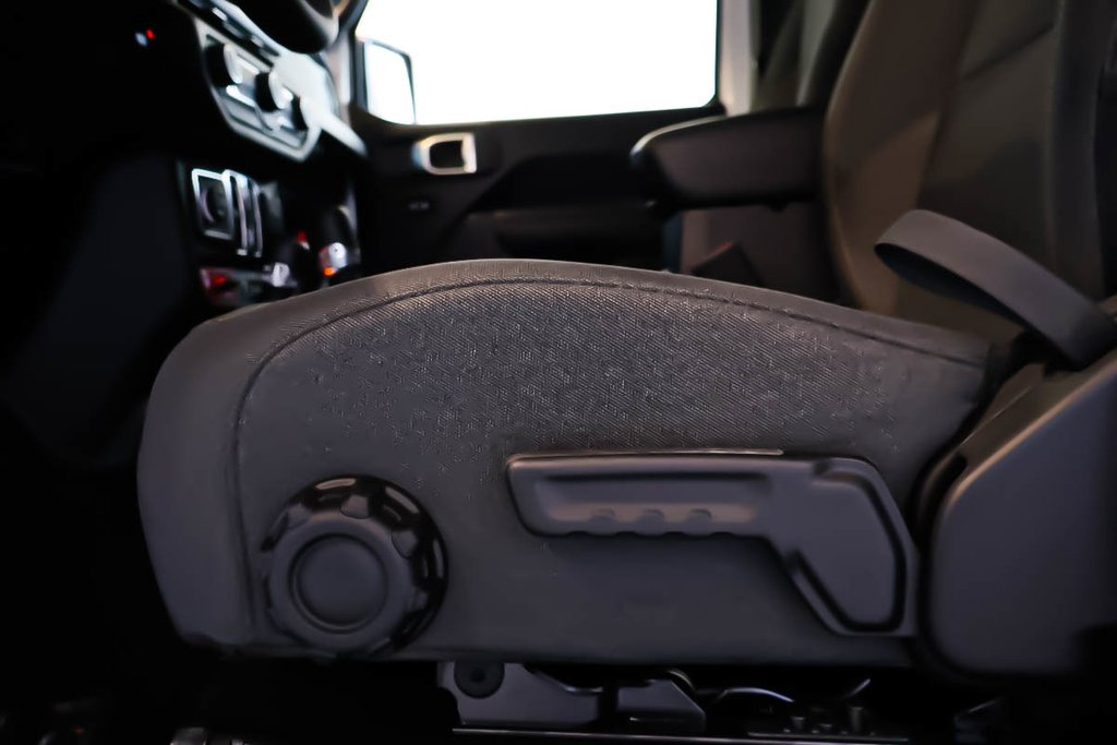 2026 Jeep Wrangler 4-Door WILLYS in Terrebonne, Quebec - 9 - w1024h768px