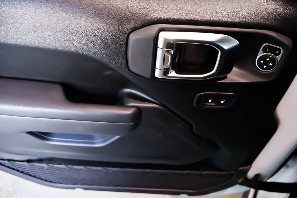 2026 Jeep Wrangler 4-Door WILLYS in Terrebonne, Quebec - 19 - w1024h768px