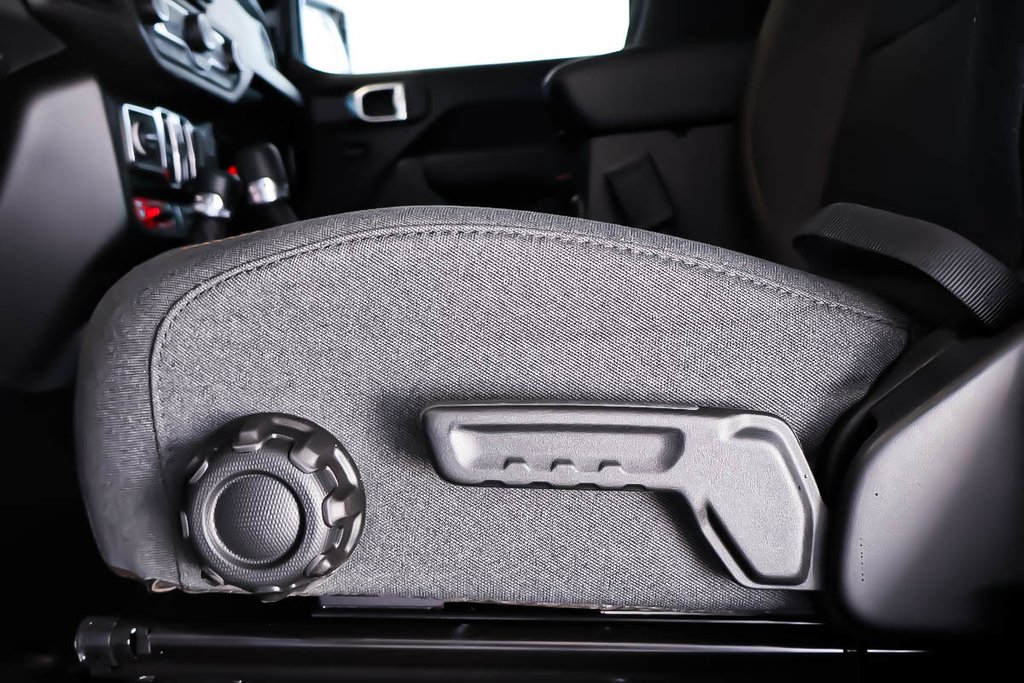 2026 Jeep Wrangler 4-Door WILLYS in Terrebonne, Quebec - 9 - w1024h768px