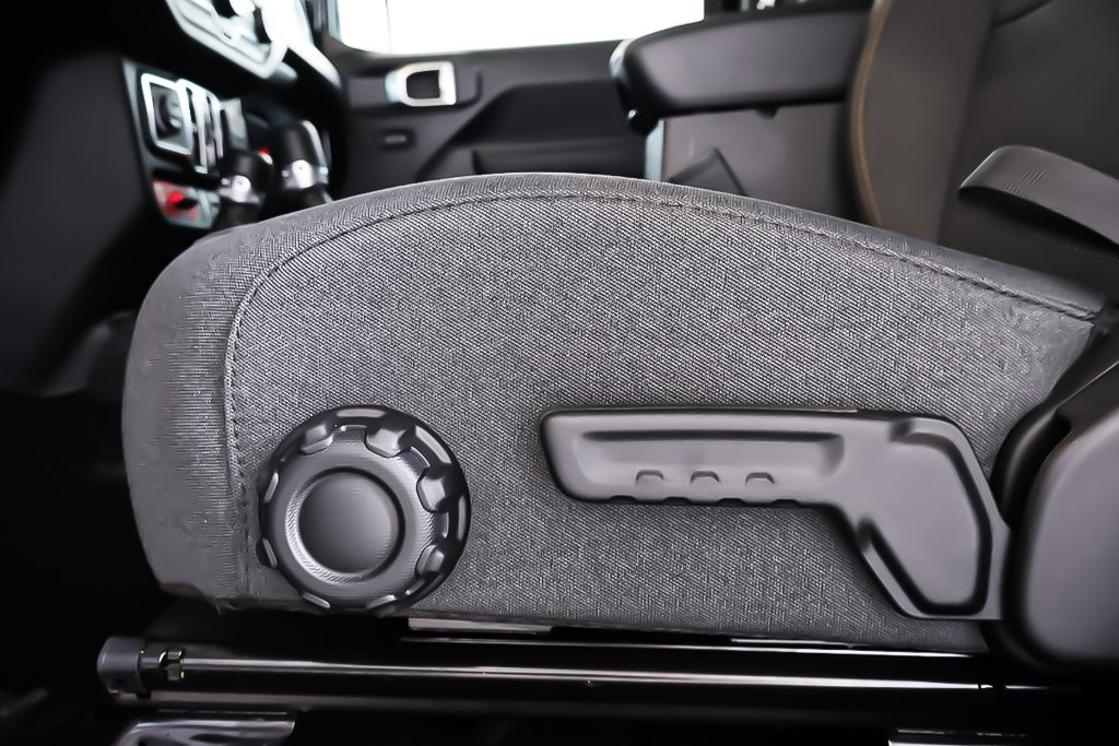 2026 Jeep Wrangler 4-Door WILLYS in Terrebonne, Quebec - 9 - w1024h768px