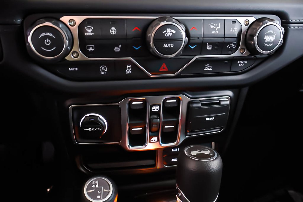 2026 Jeep Wrangler 4-Door SAHARA in Terrebonne, Quebec - 16 - w1024h768px