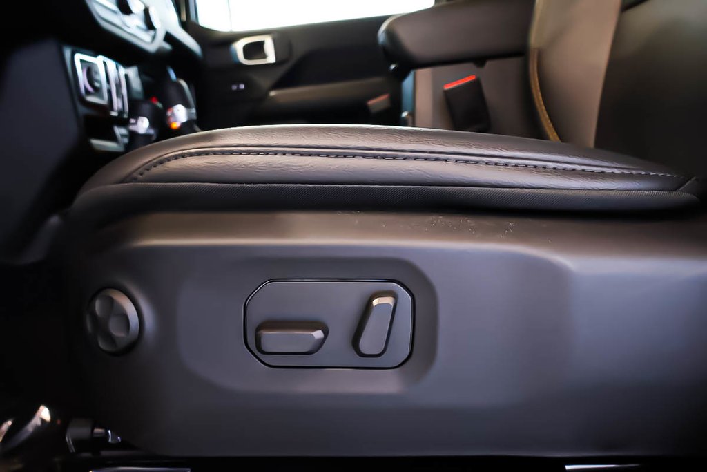 2026 Jeep Wrangler 4-Door SAHARA in Terrebonne, Quebec - 9 - w1024h768px