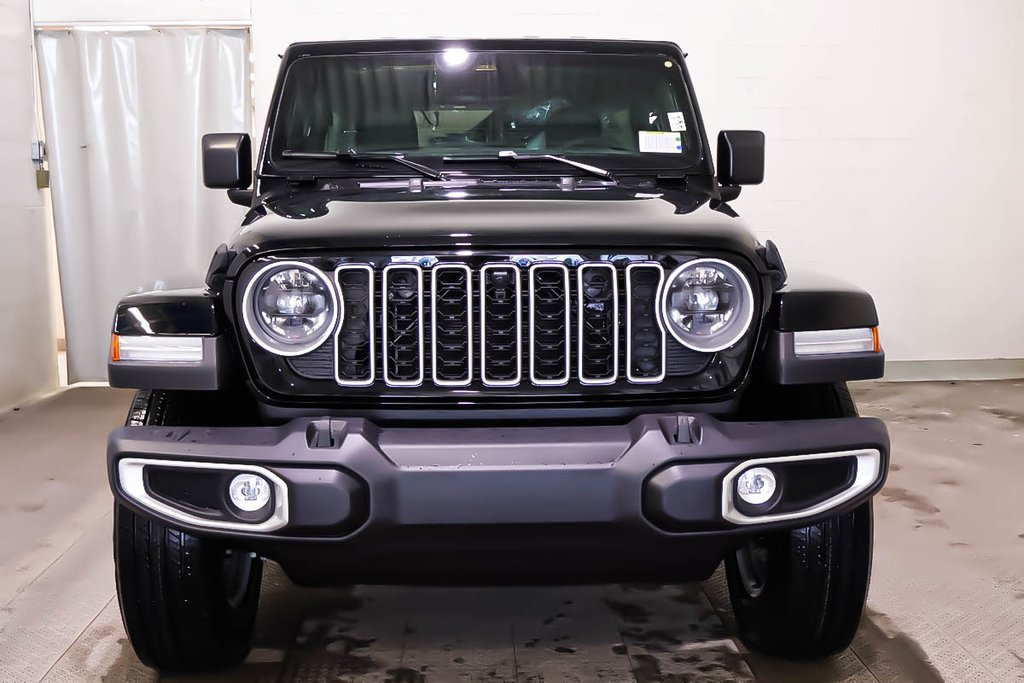 Jeep Wrangler 4-Door SAHARA 2026 à Terrebonne, Québec - 2 - w1024h768px