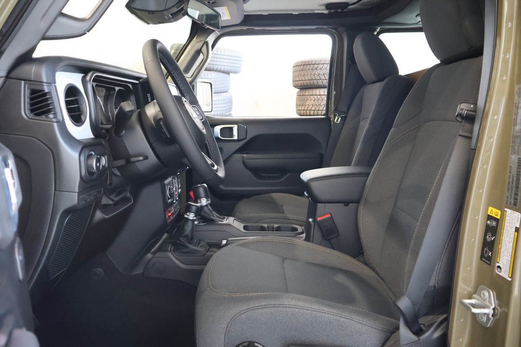 Jeep Wrangler 4-Door WILLYS 2026 à Terrebonne, Québec - 8 - w1024h768px
