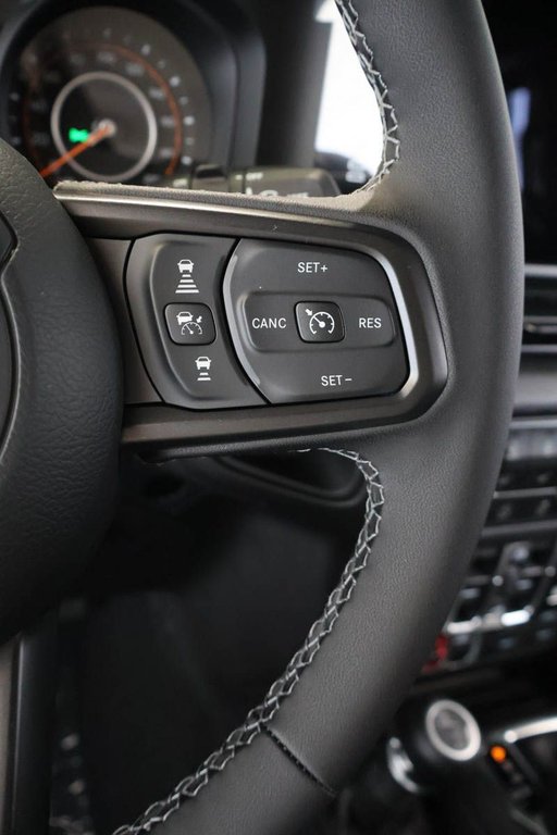 Jeep Wrangler 4-Door WILLYS 2026 à Terrebonne, Québec - 13 - w1024h768px