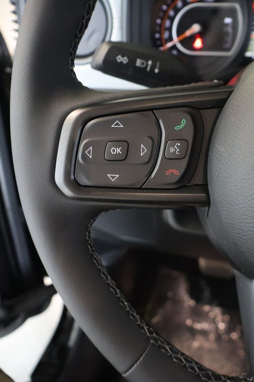 Jeep Wrangler 4-Door WILLYS 2026 à Terrebonne, Québec - 13 - w1024h768px