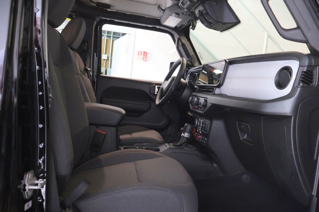 Jeep Wrangler 4-Door WILLYS 2026 à Terrebonne, Québec - 10 - w1024h768px