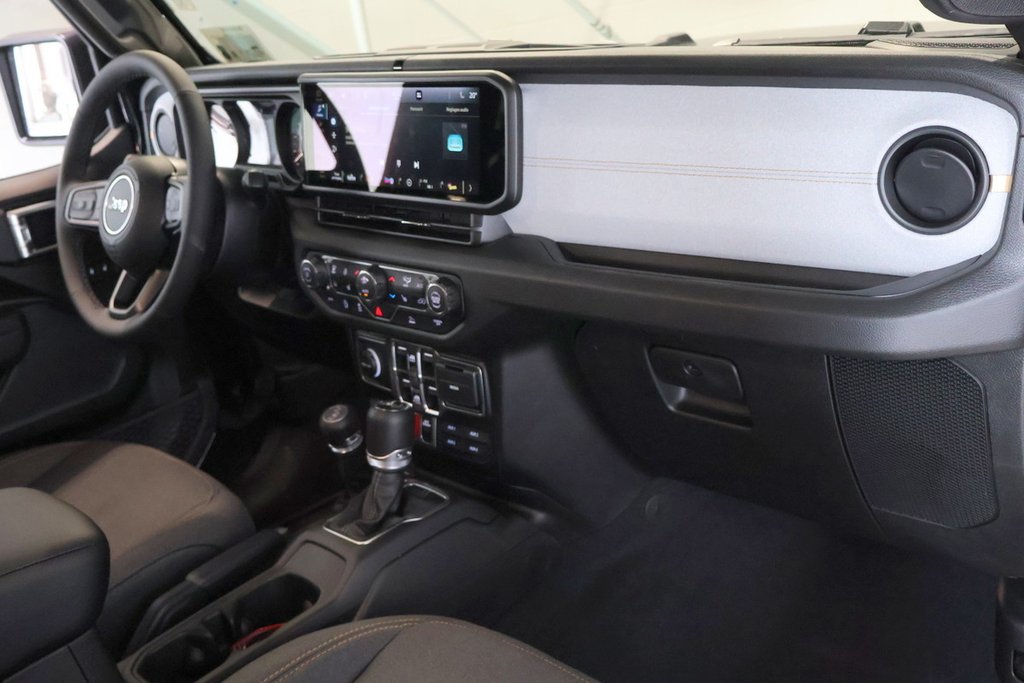 Jeep Wrangler 4-Door WILLYS 2026 à Terrebonne, Québec - 11 - w1024h768px