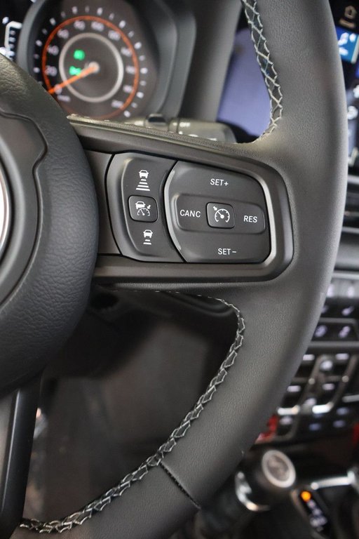 Jeep Wrangler 4-Door WILLYS 2026 à Terrebonne, Québec - 14 - w1024h768px