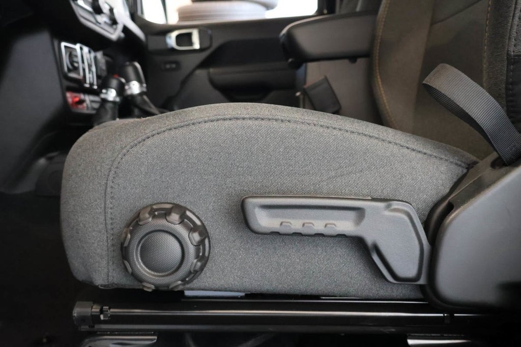 Jeep Wrangler 4-Door WILLYS 2026 à Terrebonne, Québec - 9 - w1024h768px
