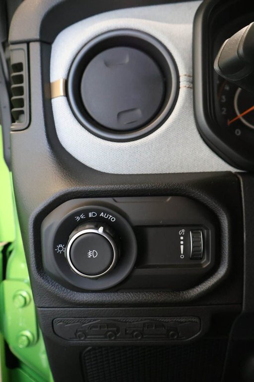 Jeep Wrangler 4-Door WILLYS 2026 à Terrebonne, Québec - 18 - w1024h768px