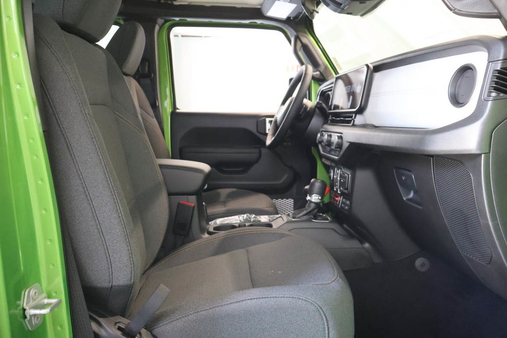 Jeep Wrangler 4-Door WILLYS 2026 à Terrebonne, Québec - 10 - w1024h768px