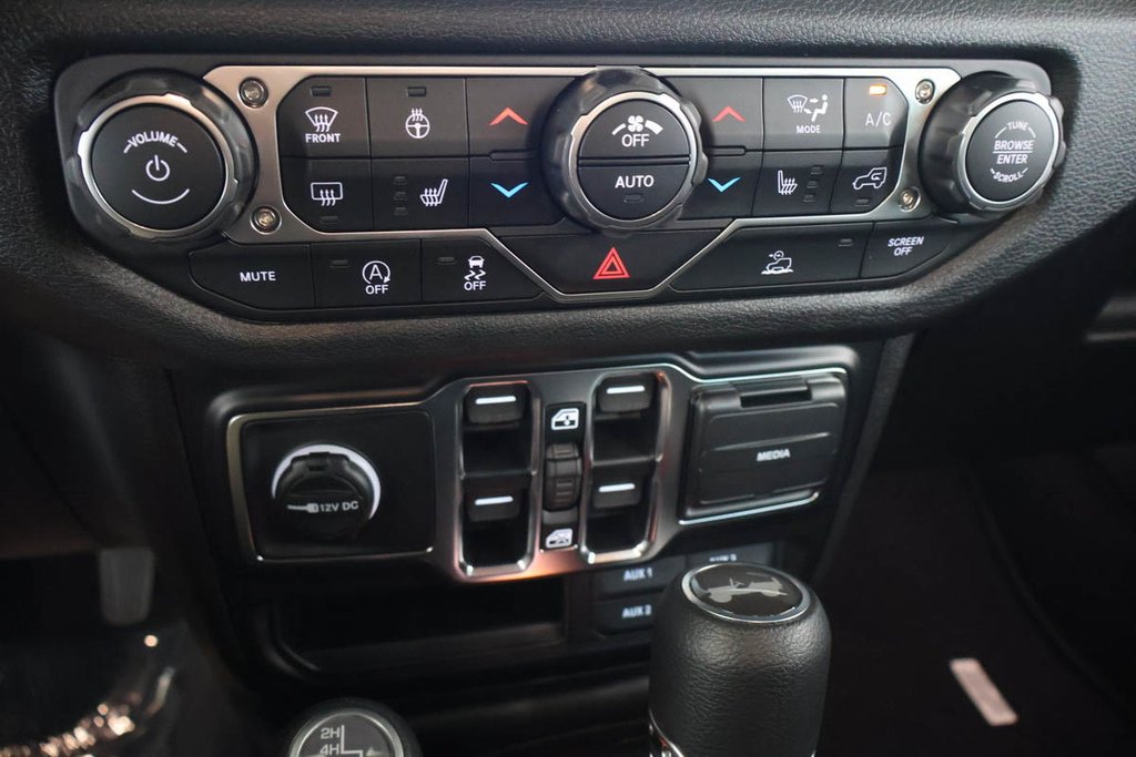 2026 Jeep Wrangler 4-Door SPORT S in Terrebonne, Quebec - 17 - w1024h768px