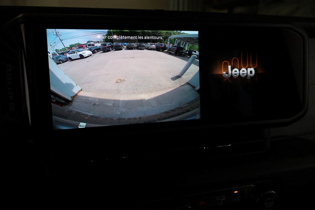 2026 Jeep Wrangler 4-Door SPORT S in Terrebonne, Quebec - 16 - w1024h768px