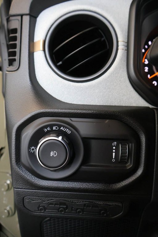 2026 Jeep Wrangler 4-Door SPORT S in Terrebonne, Quebec - 19 - w1024h768px