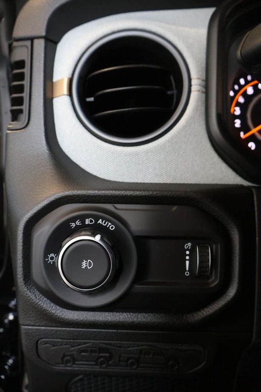 2026 Jeep Wrangler 4-Door SPORT S in Terrebonne, Quebec - 19 - w1024h768px