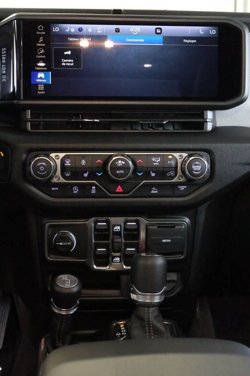 2026 Jeep Wrangler 4-Door SPORT S in Terrebonne, Quebec - 15 - w1024h768px