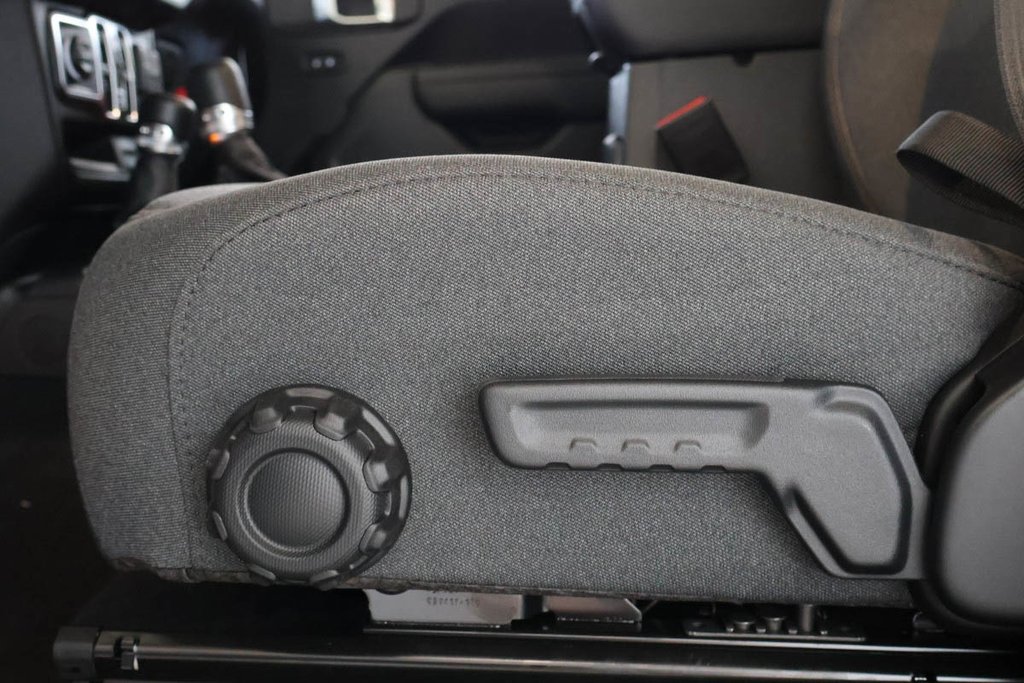2026 Jeep Wrangler 4-Door SPORT S in Terrebonne, Quebec - 9 - w1024h768px