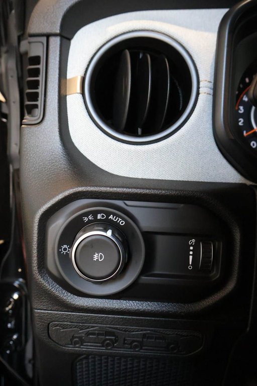 Jeep Wrangler 4-Door SPORT S 2026 à Terrebonne, Québec - 19 - w1024h768px