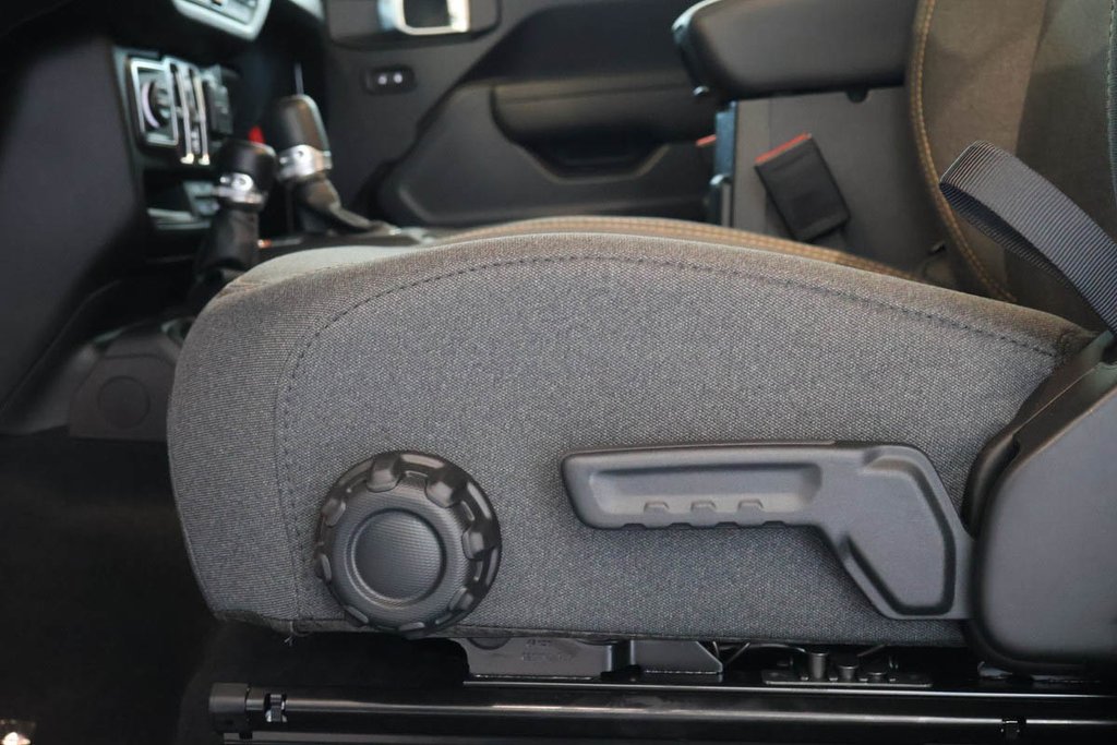 Jeep Wrangler 4-Door SPORT S 2026 à Terrebonne, Québec - 9 - w1024h768px