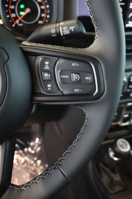 Jeep Wrangler 4-Door SPORT S 2026 à Terrebonne, Québec - 13 - w1024h768px