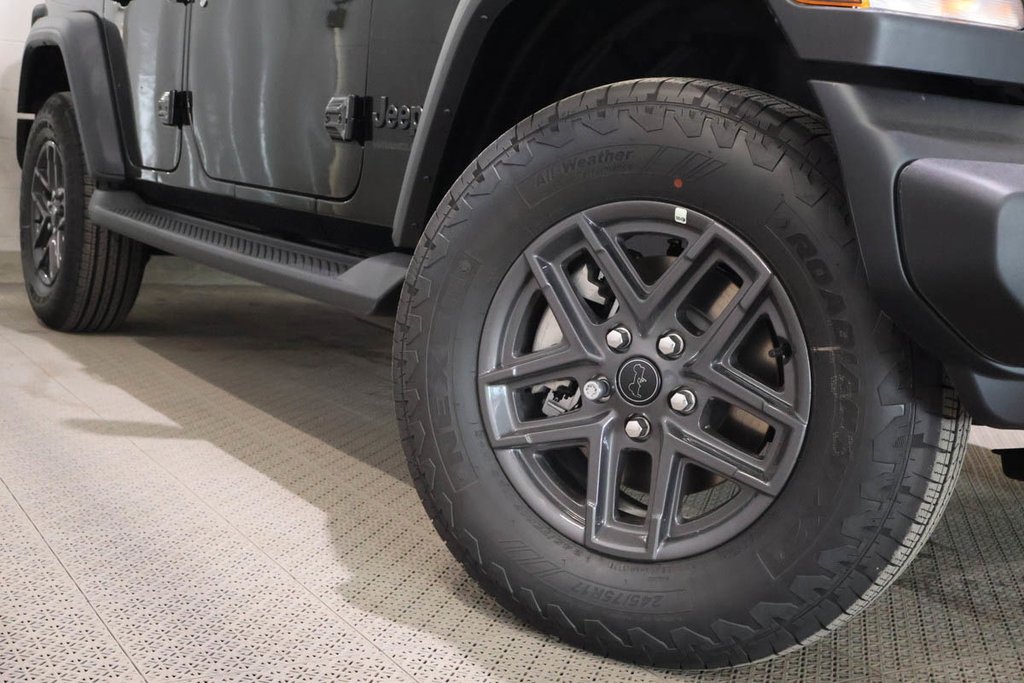 Jeep Wrangler 4-Door SPORT S 2026 à Terrebonne, Québec - 7 - w1024h768px