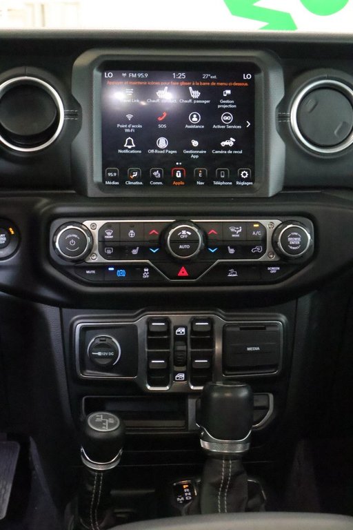 2022 Jeep Wrangler 4xe SAHARA + PHEV + 4X4 + TOIT RIGIDE in Terrebonne, Quebec - 15 - w1024h768px