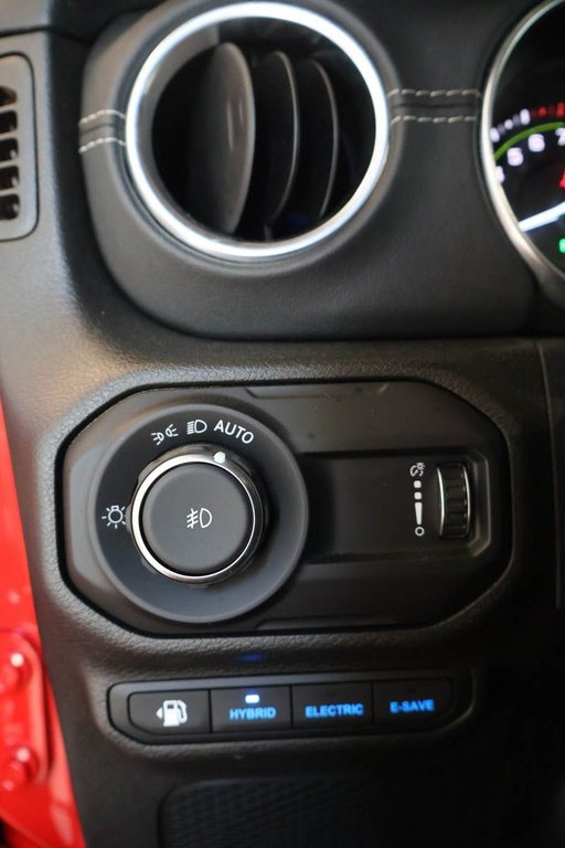 Jeep Wrangler 4xe SAHARA + 4X4 + PHEV + ENS TEMPS FROID 2023 à Terrebonne, Québec - 25 - w1024h768px