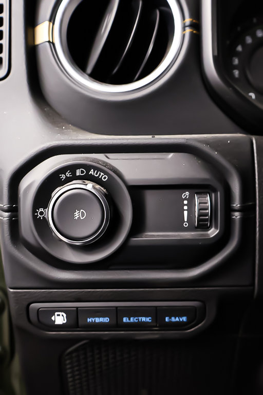 2024 Jeep Wrangler 4xe SAHARA + HYBRIDE + 4X4 + TOIT RIGIDE in Terrebonne, Quebec - 26 - w1024h768px