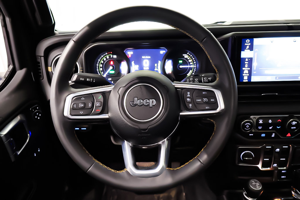 2024 Jeep Wrangler 4xe SAHARA + HYBRIDE + 4X4 + TOIT RIGIDE in Terrebonne, Quebec - 14 - w1024h768px