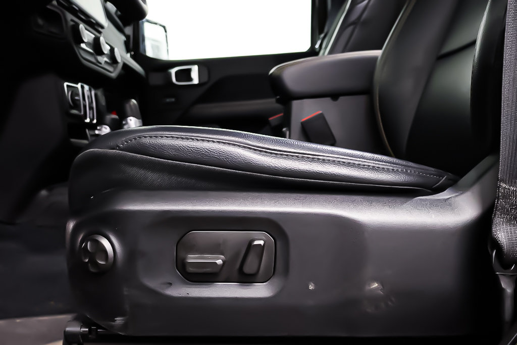2024 Jeep Wrangler 4xe SAHARA + HYBRIDE + 4X4 + TOIT RIGIDE in Terrebonne, Quebec - 11 - w1024h768px