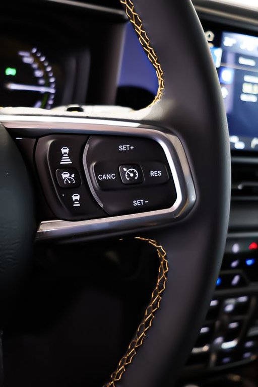 Jeep Wrangler 4XE SAHARA + 4X4 + HYBRIDE + TOIT RIGIDE 2024 à Terrebonne, Québec - 14 - w1024h768px