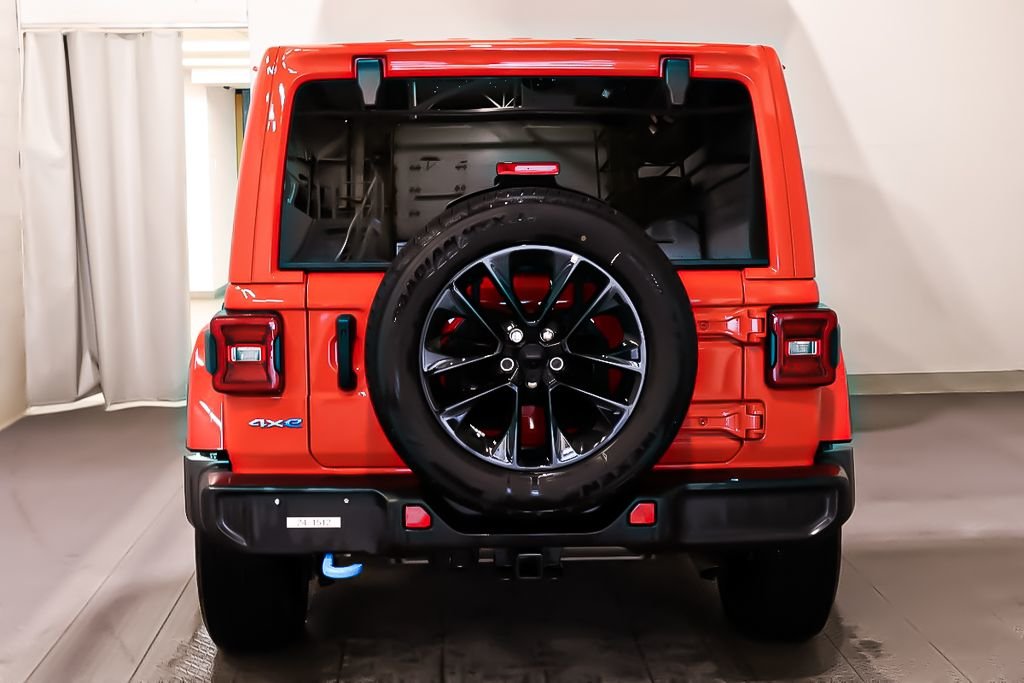 Jeep Wrangler 4XE SAHARA + 4X4 + HYBRIDE + TOIT RIGIDE 2024 à Terrebonne, Québec - 5 - w1024h768px