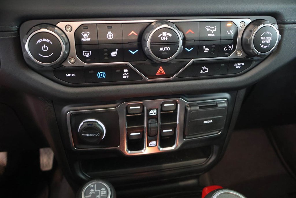 Jeep Wrangler 4xe SAHARA + 4X4 + PHEV + TOIT RIGIDE 2024 à Terrebonne, Québec - 23 - w1024h768px
