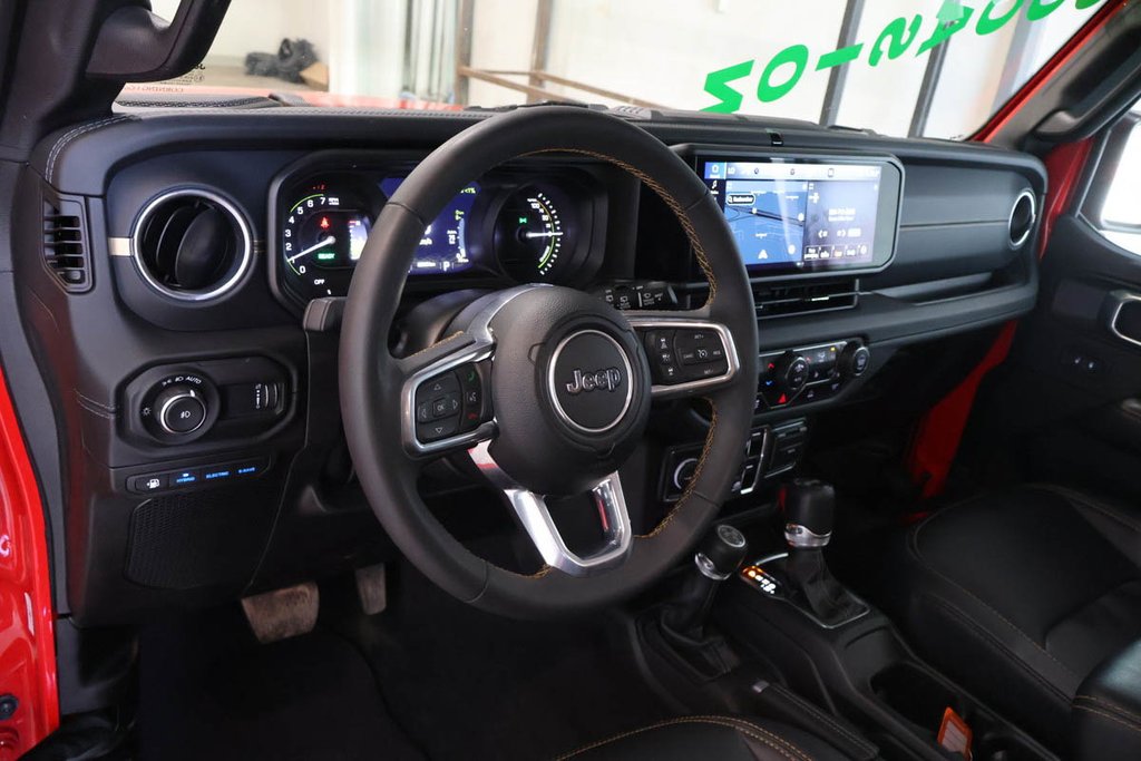 Jeep Wrangler 4xe SAHARA + 4X4 + PHEV + TOIT RIGIDE 2024 à Terrebonne, Québec - 15 - w1024h768px
