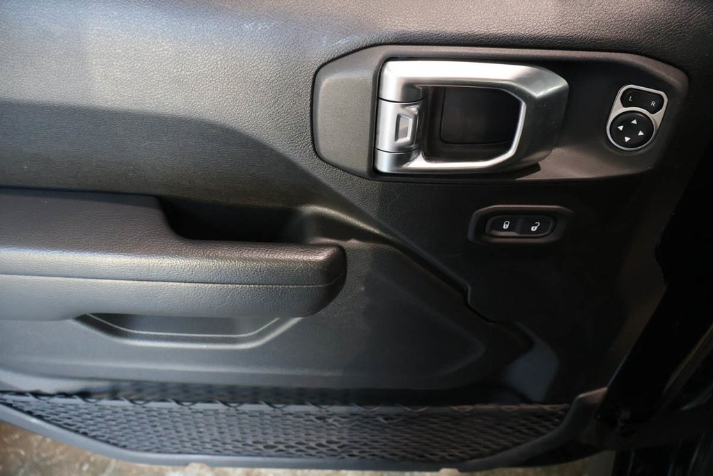 2024 Jeep Wrangler 4xe 4 PORTES SPORT + 4X4 + TOIT RIGIDE in Terrebonne, Quebec - 26 - w1024h768px