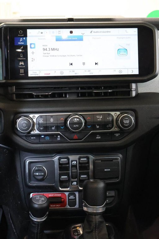 2024 Jeep Wrangler 4xe 4 PORTES SPORT + 4X4 + TOIT RIGIDE in Terrebonne, Quebec - 19 - w1024h768px