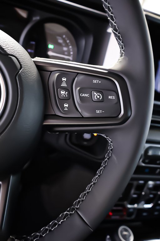 2025 Jeep Wrangler 4xe WILLYS in Terrebonne, Quebec - 13 - w1024h768px