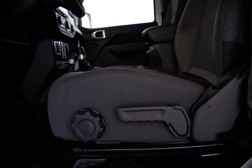 2025 Jeep Wrangler 4xe WILLYS in Terrebonne, Quebec - 9 - w1024h768px