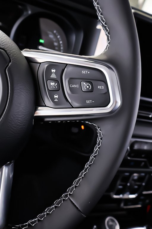Jeep Wrangler 4xe SAHARA 2025 à Terrebonne, Québec - 14 - w1024h768px