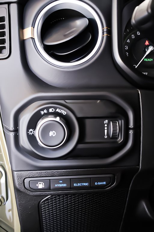 Jeep Wrangler 4xe SAHARA 2025 à Terrebonne, Québec - 18 - w1024h768px