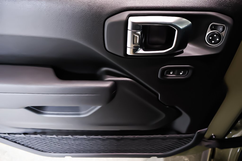 Jeep Wrangler 4XE WILLYS 2025 à Terrebonne, Québec - 19 - w1024h768px