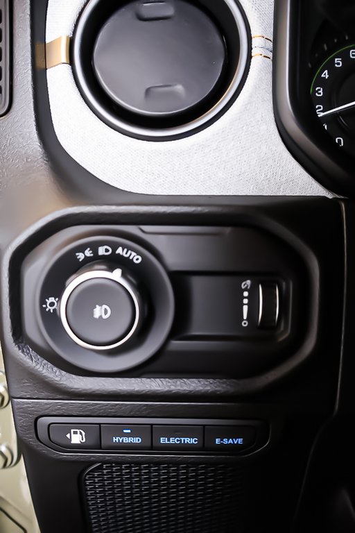 Jeep Wrangler 4XE WILLYS 2025 à Terrebonne, Québec - 18 - w1024h768px