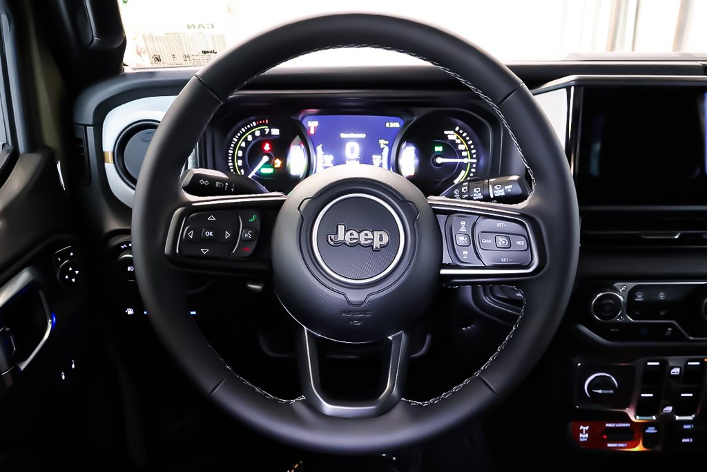 Jeep Wrangler 4XE WILLYS 2025 à Terrebonne, Québec - 11 - w1024h768px