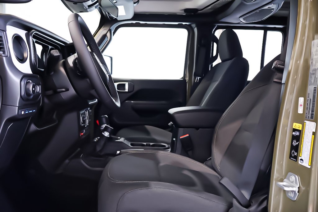 Jeep Wrangler 4XE WILLYS 2025 à Terrebonne, Québec - 8 - w1024h768px